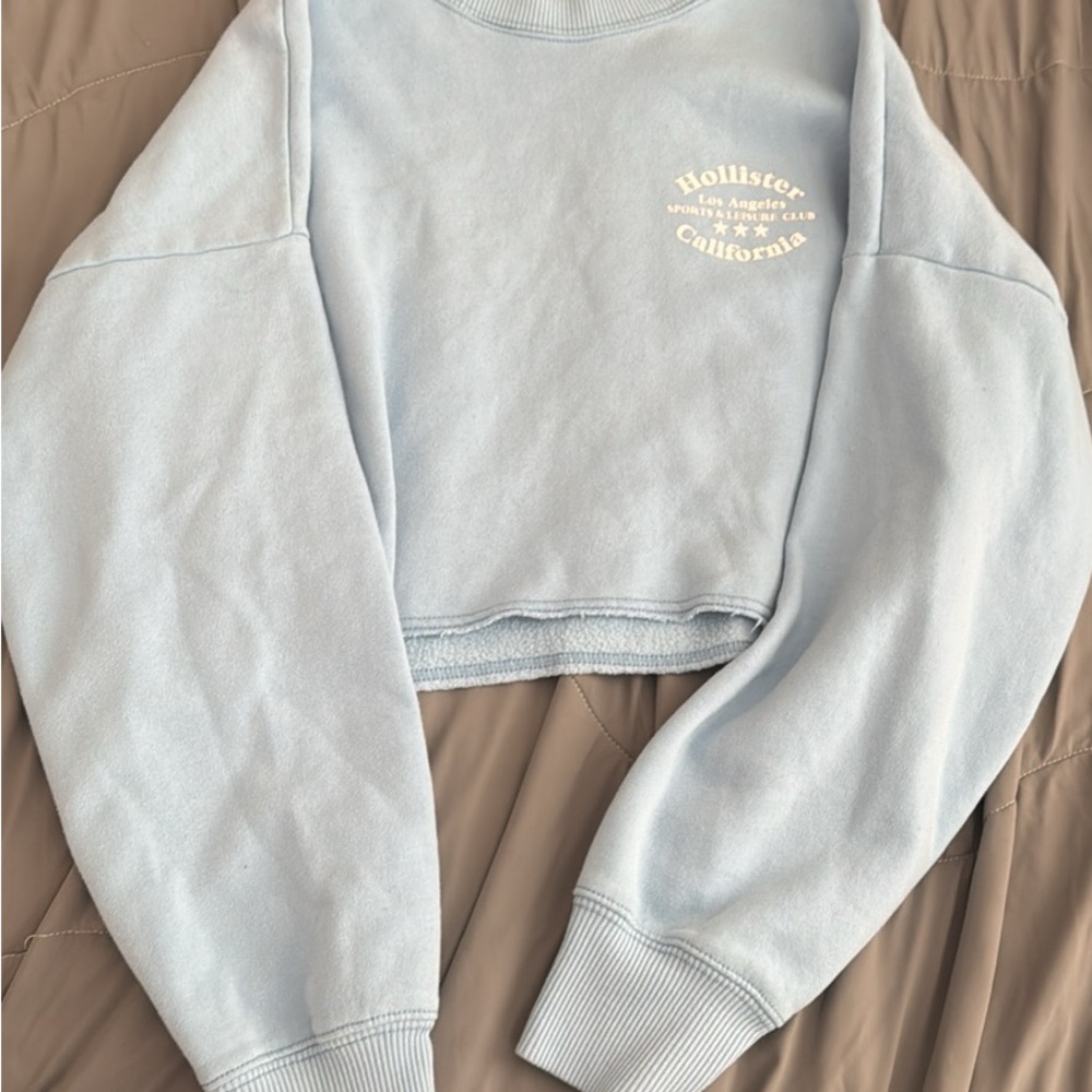 Hollister Women's Sky Blue Cropped Hoodie